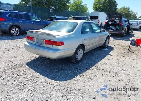 2001 Toyota Camry Le из США, поврежденный, VIN JT2BG22K610557374